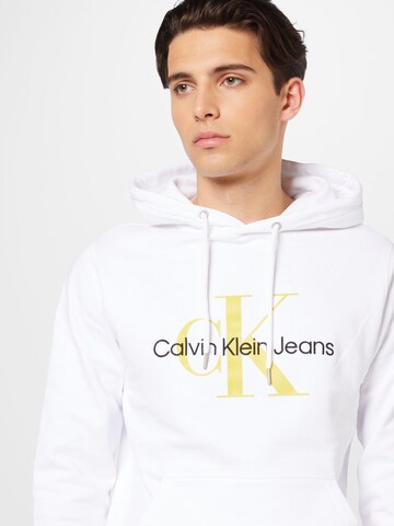 Sweat-shirt 'Essentials' Calvin Klein Jeans en blanc