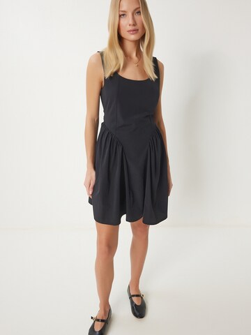 Happiness İstanbul Платье в Черный