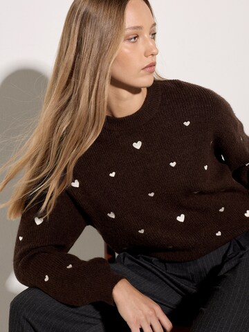 Apricot Sweater in Brown