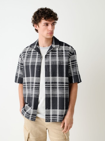 Next Regular fit Ing - fekete: elől