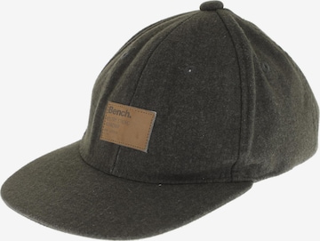 BENCH Hat & Cap in One size in Green: front
