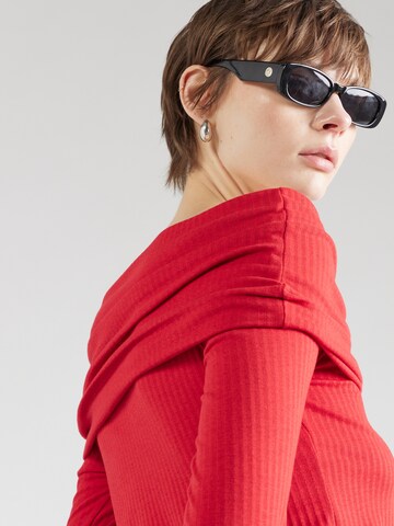 Maglietta 'PCLAYA' di PIECES in rosso