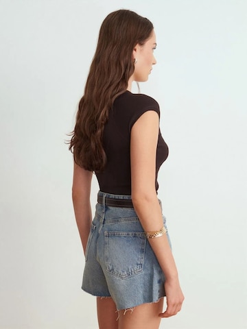 Dilvin Top in Black