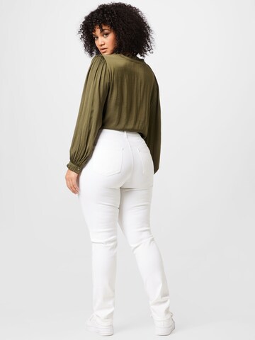 Coupe slim Jean 'Laola' ONLY Carmakoma en blanc