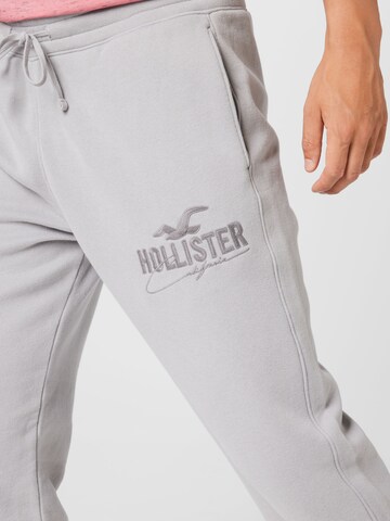 HOLLISTER Normální Kalhoty – šedá