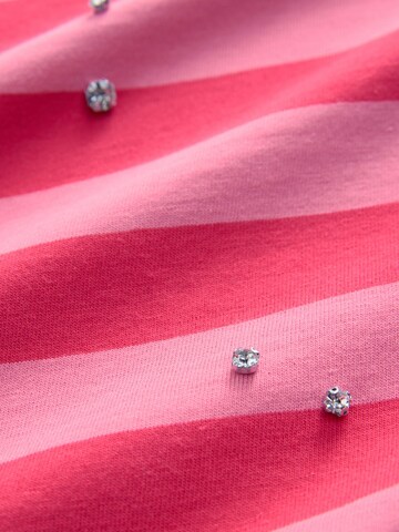 Tricou de la Next pe roz