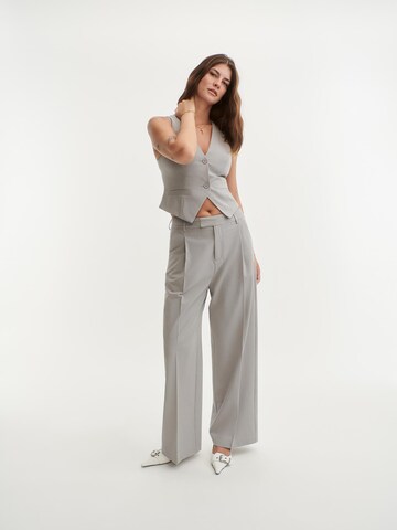Gilet da completo di ABOUT YOU x Laura Giurcanu in grigio