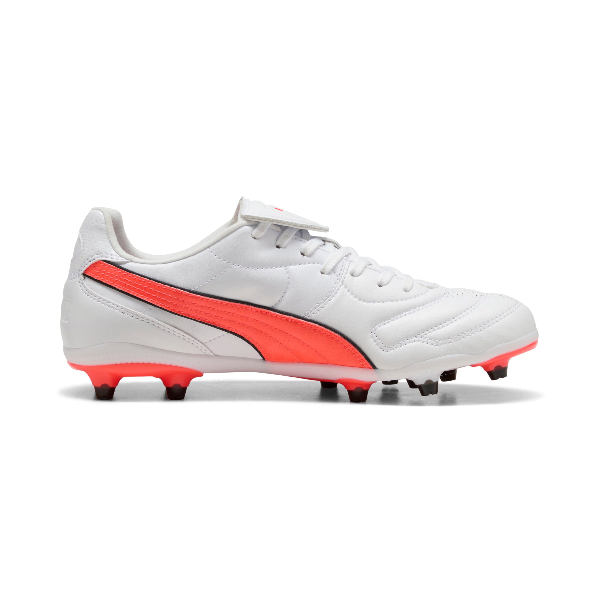 PUMA Fußballschuh in Weiß