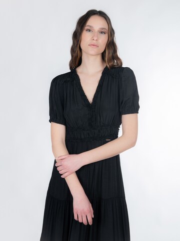 Influencer Kleid in Schwarz