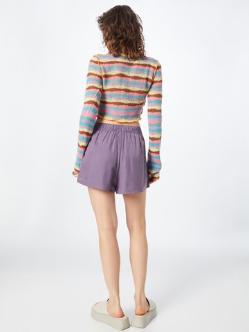 WEEKDAY Regular Shorts 'Noah' in Lila