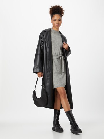 Robes en maille 'LEVA' ONLY en gris