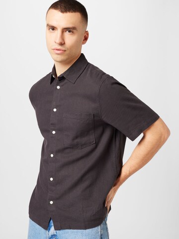 WEEKDAY Regular fit Button Up Shirt in Black