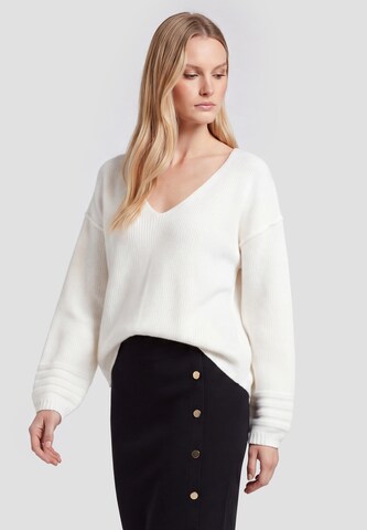 DreiMaster Klassik Sweater in White: front