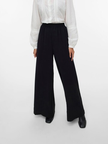 VERO MODA Wide leg Trousers 'METTE' in Black: front