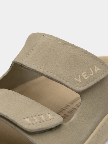 Veja Pantoletter 'Etna' i grå