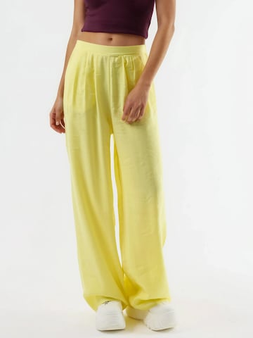 Wide Leg Pantalon Busem en jaune : devant