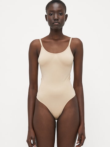 PIECES - Body moldeador 'PCRELLA' en marrón: frente