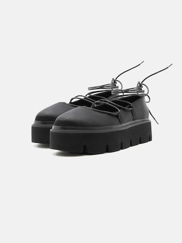 BUFFALO Шлепанцы 'DARYA GHILLIE' в Черный