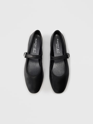 Madden Girl Rihmaga baleriina 'Jewelll', värv must