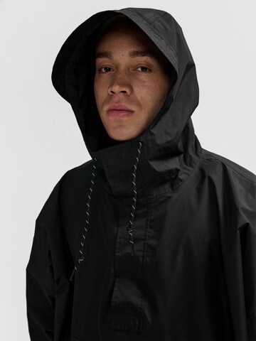 HALO Performance Jacket in Black