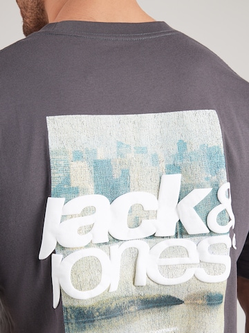 JACK & JONES Тениска 'JCOCLUB PHOTO' в сиво