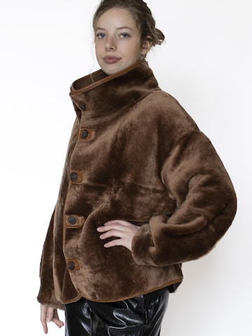 Just things we like - Chaqueta de invierno 'JIN Reversible  Shearling Jacket' en marrón