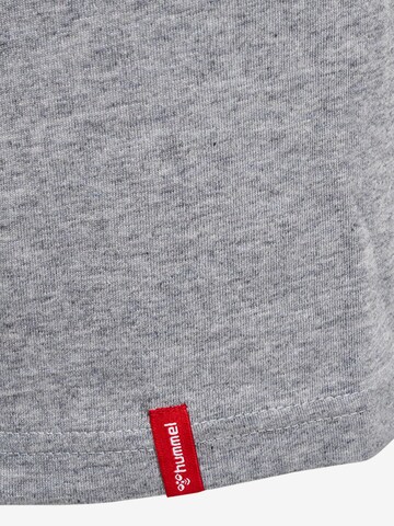 Hummel Sportshirt in Grau