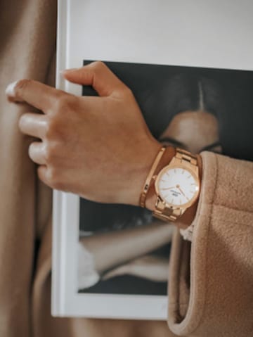 Daniel Wellington Analog Watch 'Iconic Link RG White' in Gold: front