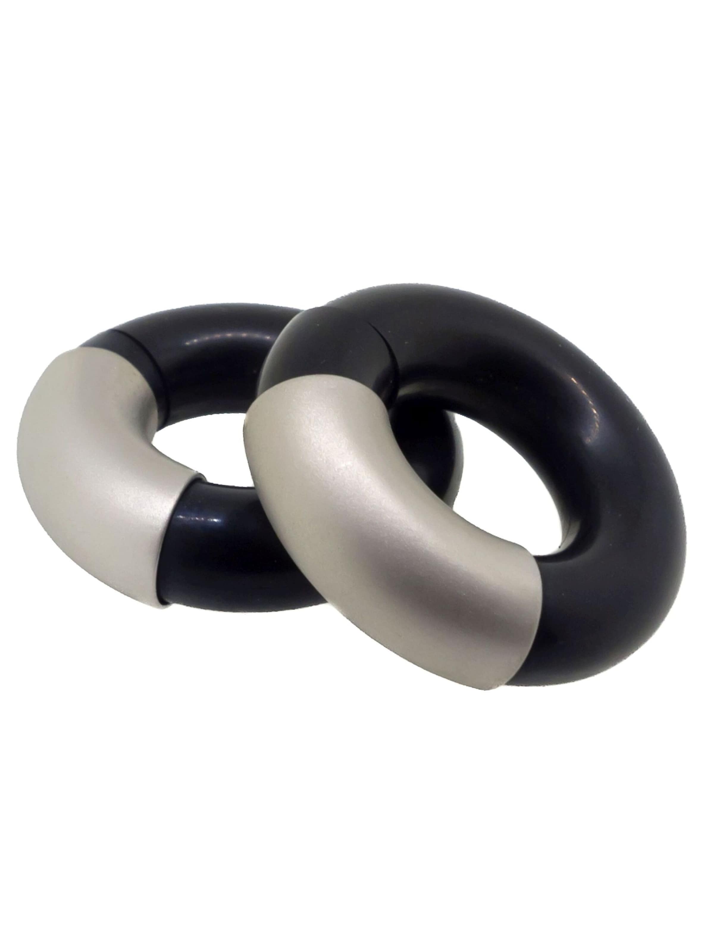 Boucles d'oreilles DeMarie en noir : devant