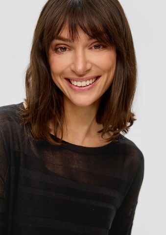 juoda s.Oliver Megztinis