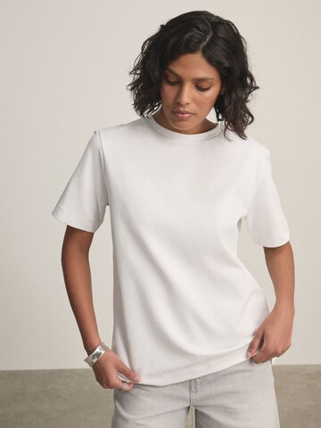 Next - Camiseta en blanco