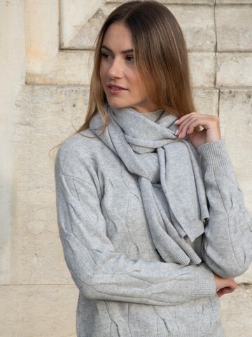 MayTree Scarf in Grey