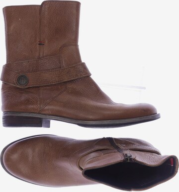 TOMMY HILFIGER Dress Boots in 38 in Brown: front