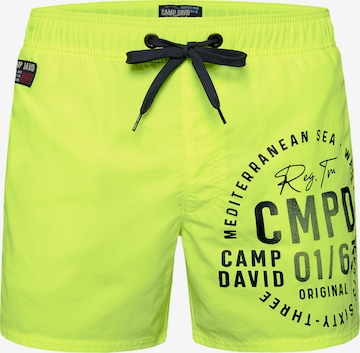 CAMP DAVID Badeshorts in Gelb: Vorderseite
