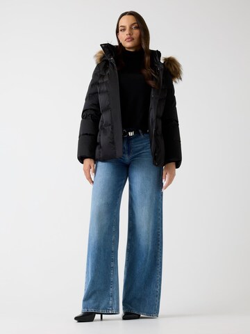 GUESS Winter Jacket in Black