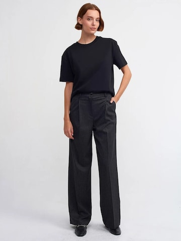 Maglietta 'T-Shirts' di Dilvin in nero