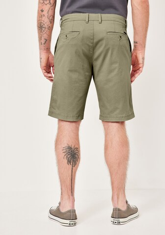 REDPOINT Slimfit Shorts in Grün