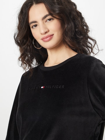 TOMMY HILFIGER Sweatshirt in Black