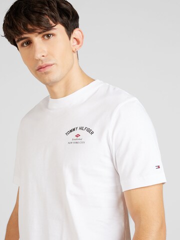 TOMMY HILFIGER T-Shirt in Weiß