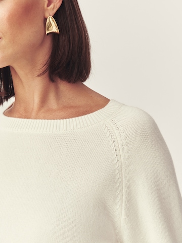 TATUUM Pulover | bela barva