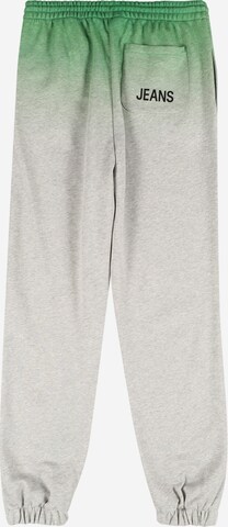 Calvin Klein Jeans Tapered Hose in Grau