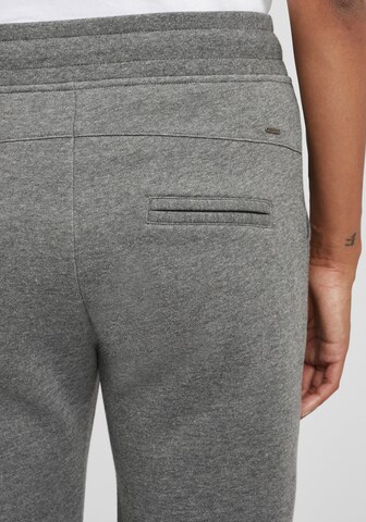 Oxmo - Tapered Pantalón 'Olivia' en gris