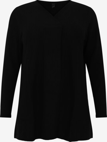 Yoek Sweater in Black: front