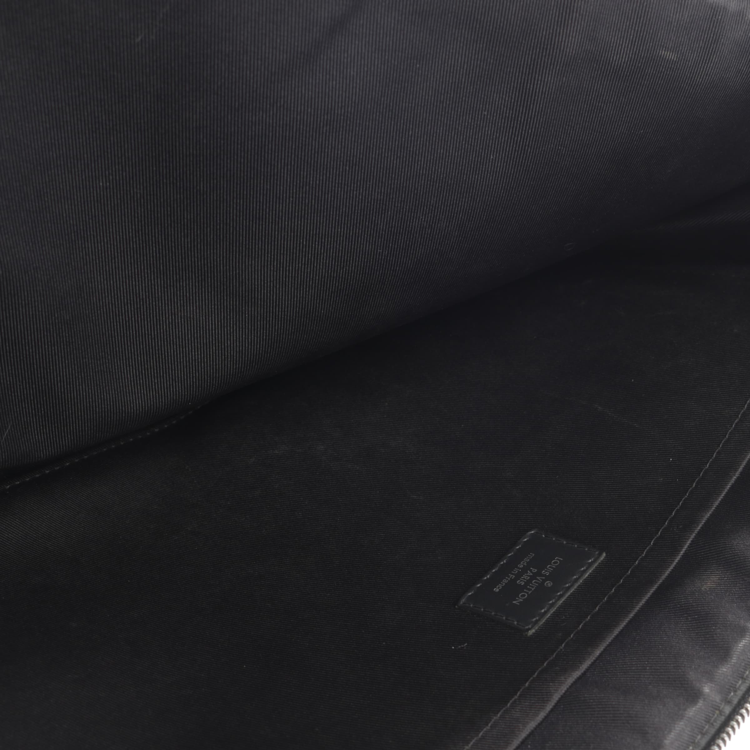 Louis Vuitton Bag in One size in Grey