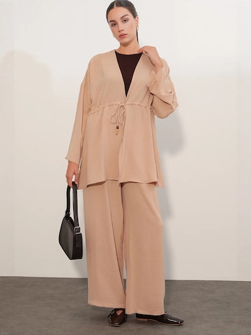 Tenue d'intérieur 'Zweiteiliges Set' Bigdart en beige : devant