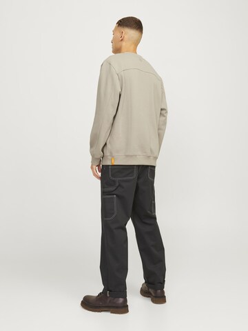 Sweat-shirt 'JCOOutdoor' JACK & JONES en gris