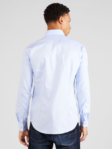 Calvin Klein - Ajuste estrecho Camisa de negocios en azul