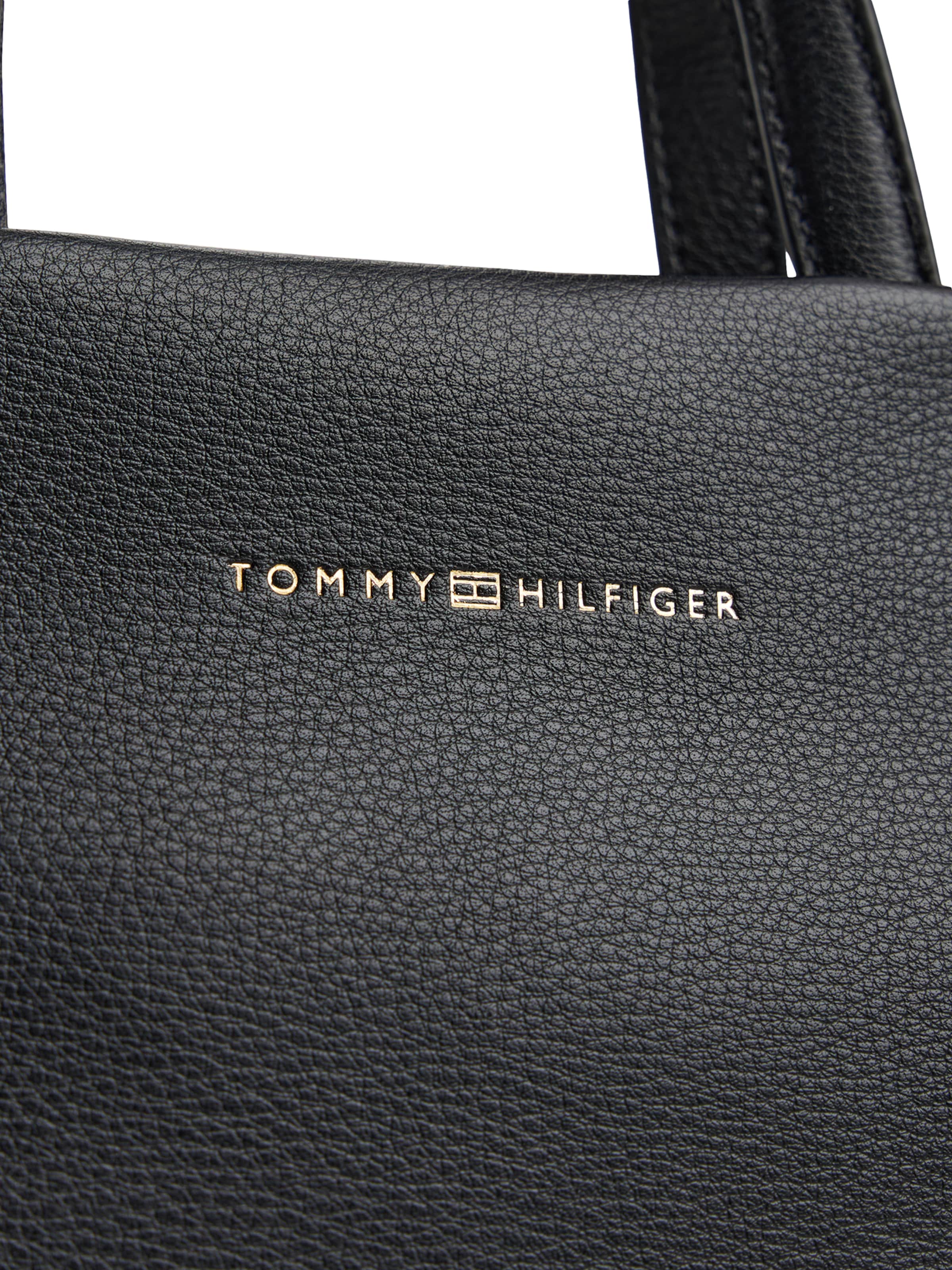TOMMY HILFIGER Handbag in Black