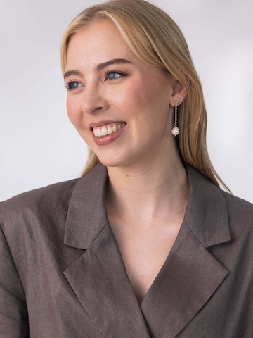 Orecchini 'Drop Pearl' di PURELEI in oro: frontale