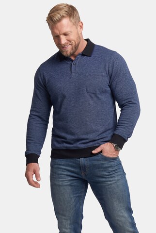 Men Plus Shirt in Blue: front